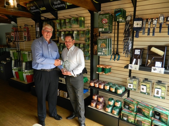 West Country sales agent Andy Burton wins Garland/Worth Gardening 2017 award